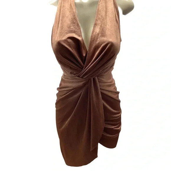 Day and Night Copper Brown Twist Open Back Dress Size Medium New with Tags - Picture 2 of 7